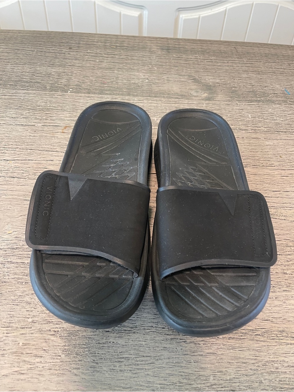 Vionic Rejuvenate Unisex Comfort Recovery Slide Sandals Men’s 7.5/Women’s 9
